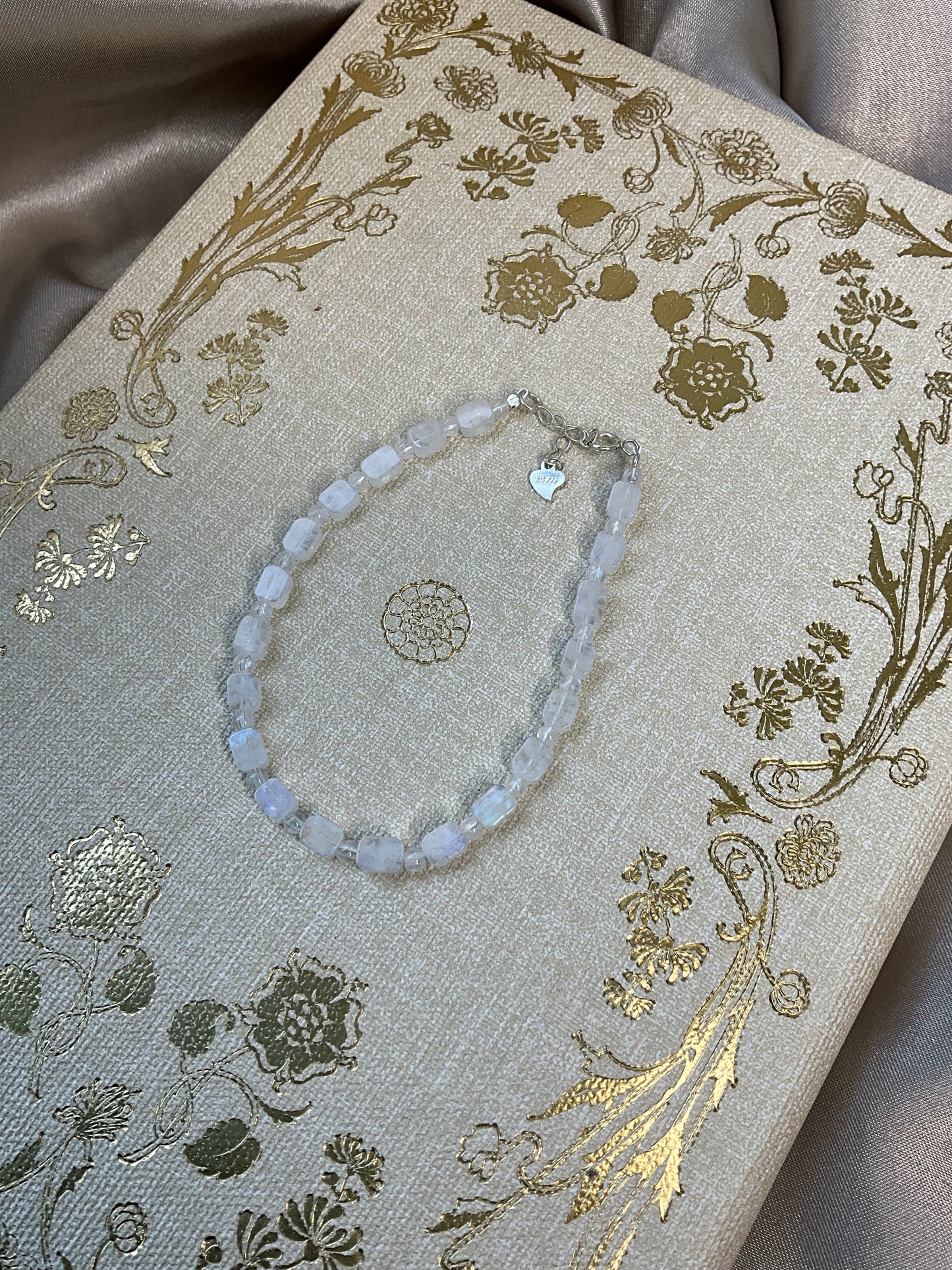 Moonstone Crystal Bracelet with 925 fastenings and extender chain