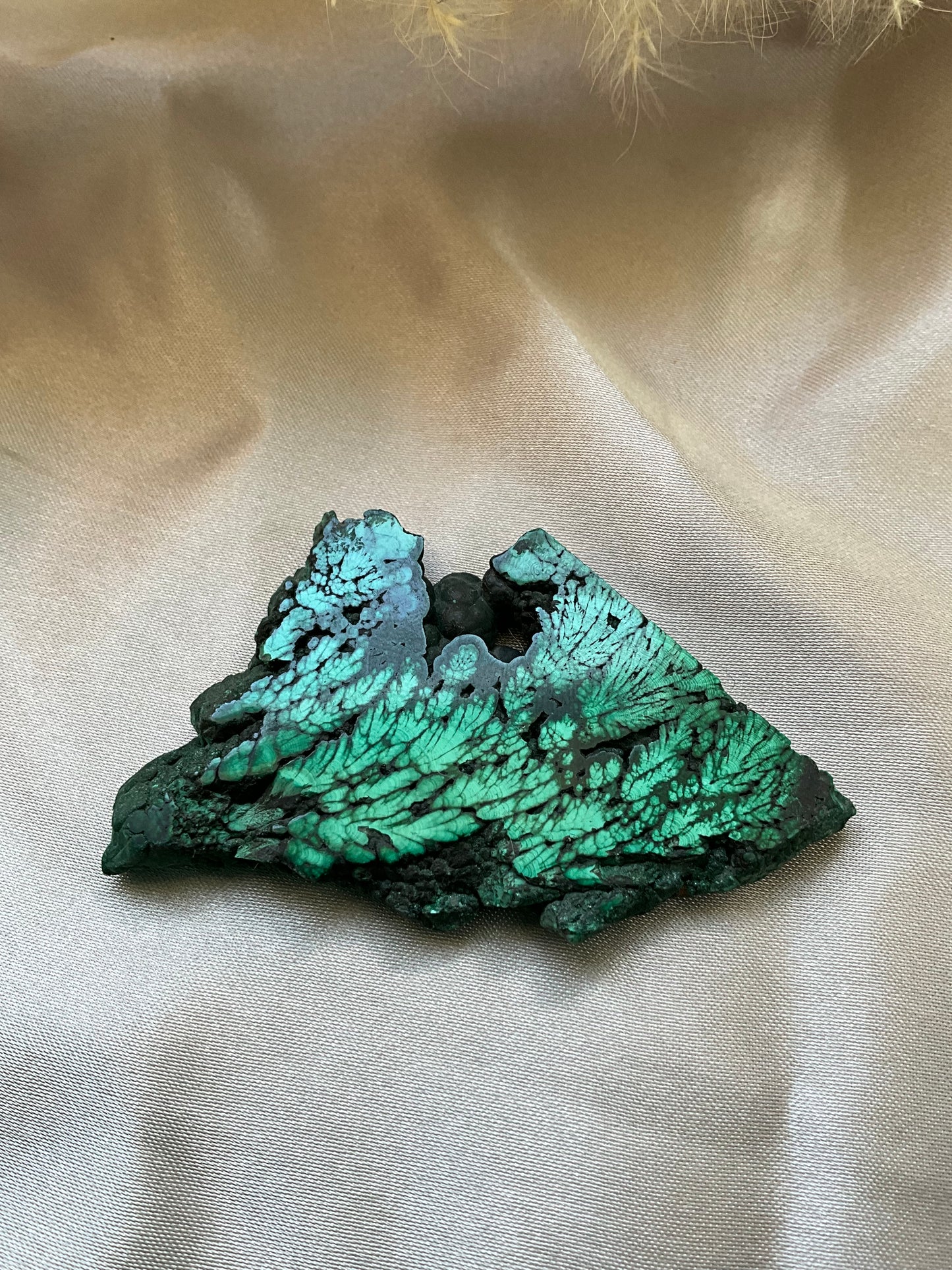 Malachite small slab high quality. Comes with stand.