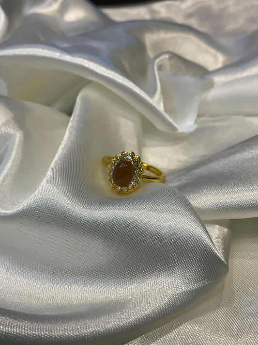 Medium brown agate flower style adjustable gold plated ring