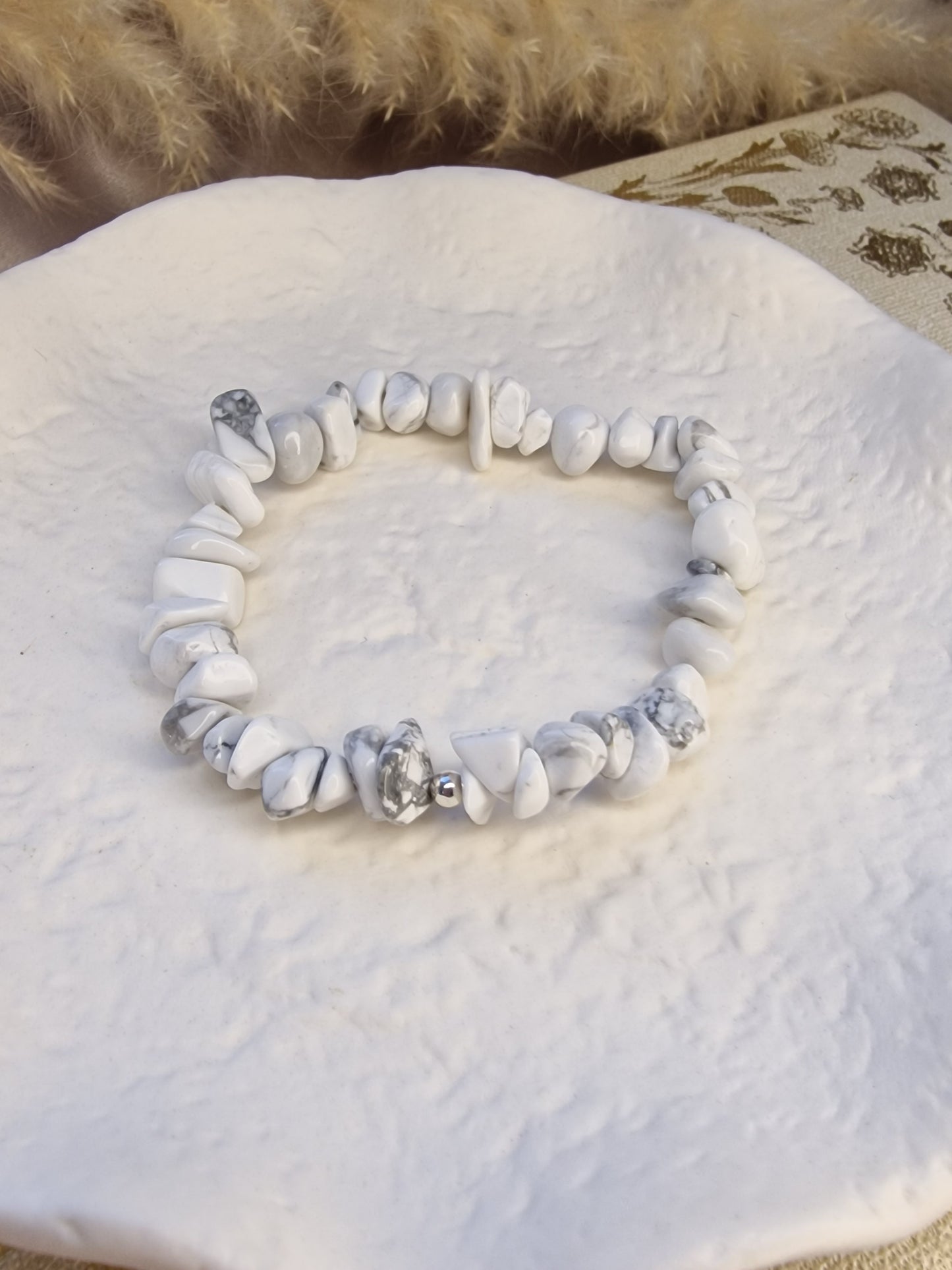 Howlite Crystal Chip bracelet with 925 sterling silver bead