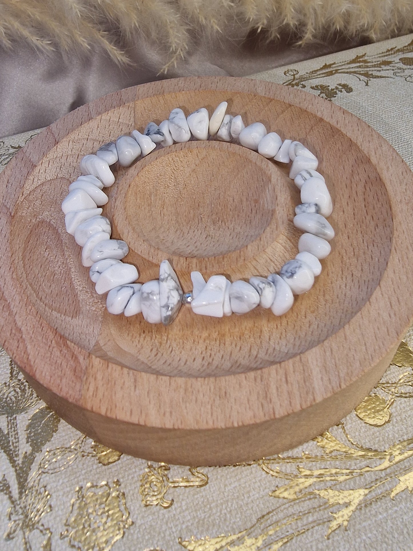 Howlite Crystal Chip bracelet with 925 sterling silver bead